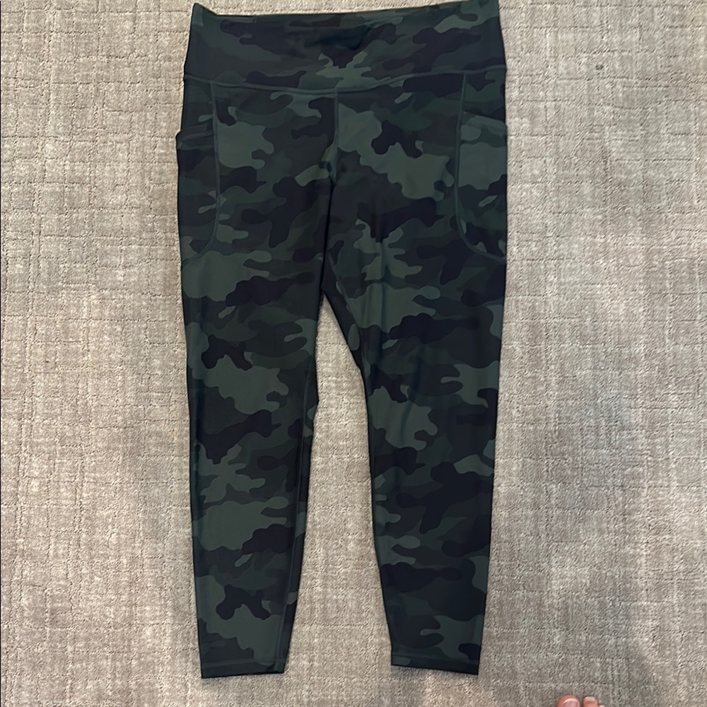 Old Navy Green and Black Leggings Comfortable Athletic Wear